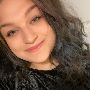 Meet your Posher, Alexandra